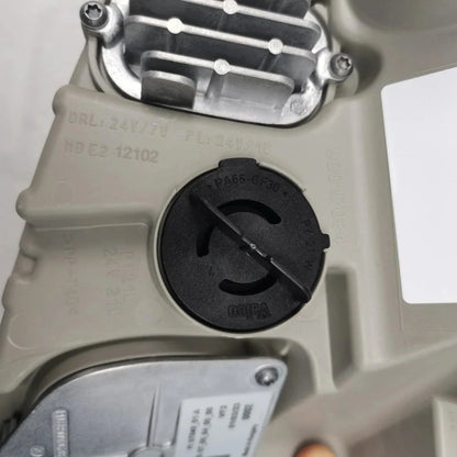 82526640 head lamp – Compatible with 2000–2012 VOLVO FE/FL/VM trucks XKLAMP